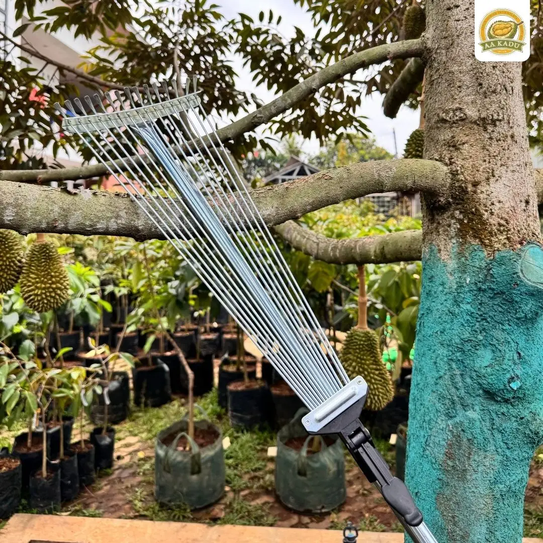 Alat Pembersih Rumput Taman Kebun - Penggaruk Sampah Logam